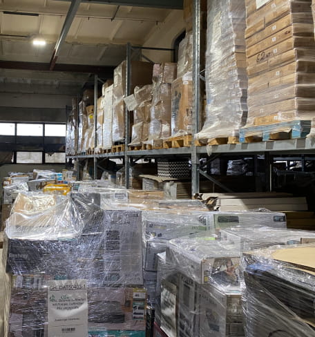 Lager heute &mdash; über 10.000 m²