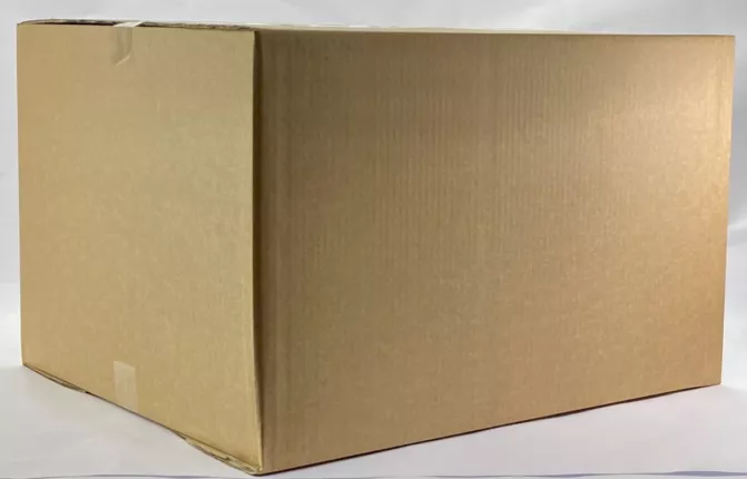 Robuste Versandbox aus Wellpappe – Seitenansicht