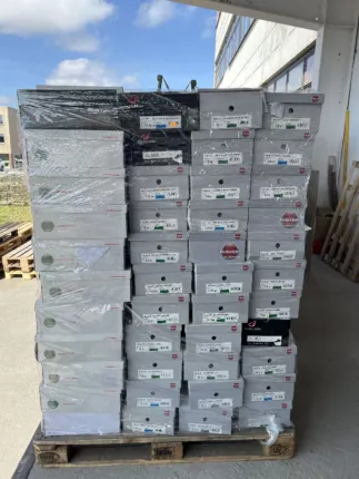 Lieferung originalverpackter Schuhe aus Geschäftsauflösung
